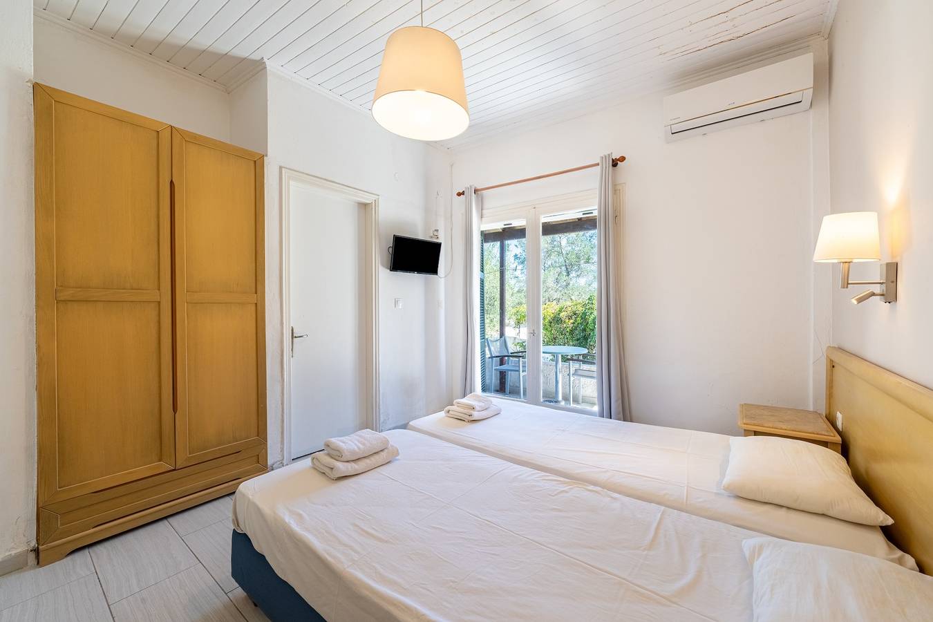 Ganzes Studio, Apartment 'Alykes Family Resort Doppelzimmer 1' mit Balkon, Wlan und Klimaanlage in Korfu