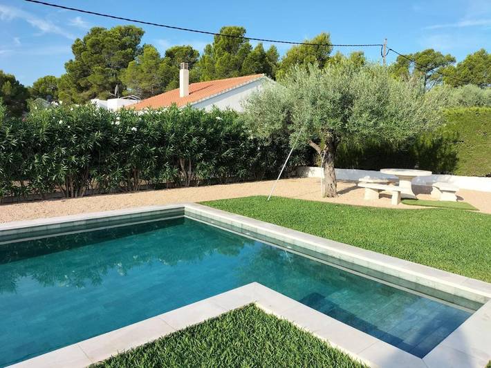 Chalet pour 6 personnes, avec terrasse ainsi que piscine et jardin à L'Ametlla de Mar - 3