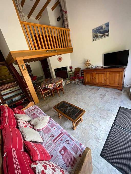 Gîte pour 5 personnes, avec jardin ainsi que terrasse et vue, animaux acceptés à Guchan - 3