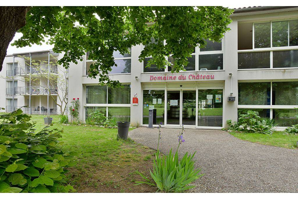 Entire studio, La Rochelle Domaine du Chateau S2  in Lagord, La Rochelle region