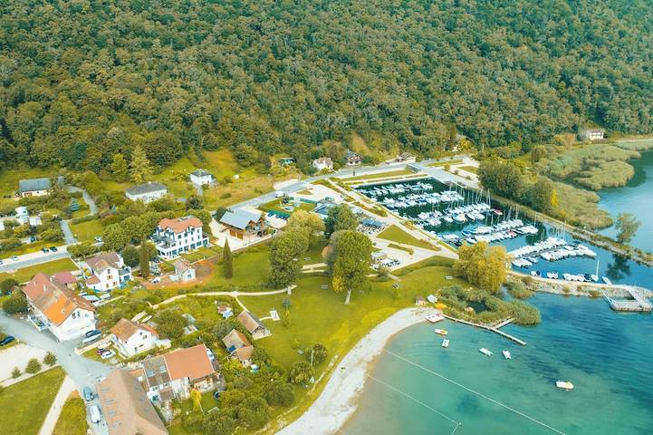 Gîte pour 10 personnes à Conjux