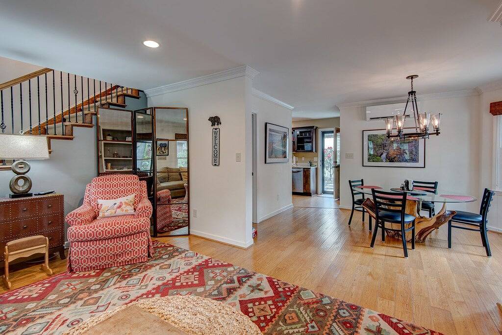 Ganze Wohnung, The Wander Inn - Nestled in the heart of Downtown Blowing Rock, one block to Main Street! in Blue Ridge Parkway, Blowing Rock