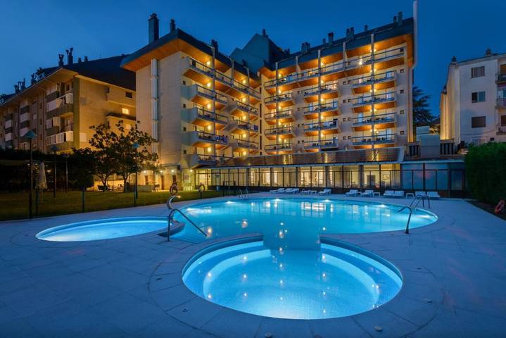 Hôtel pour 4 personnes, avec jardin ainsi que sauna et piscine