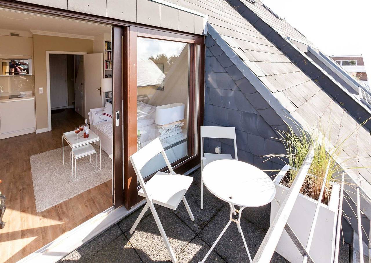 Ganze Wohnung, Gemütliche 2-Zimmer Dg-Ferienwohnung auf ca. 40 m² Wohnfläche, für 2 Personen in Wenningstedt, Sylt