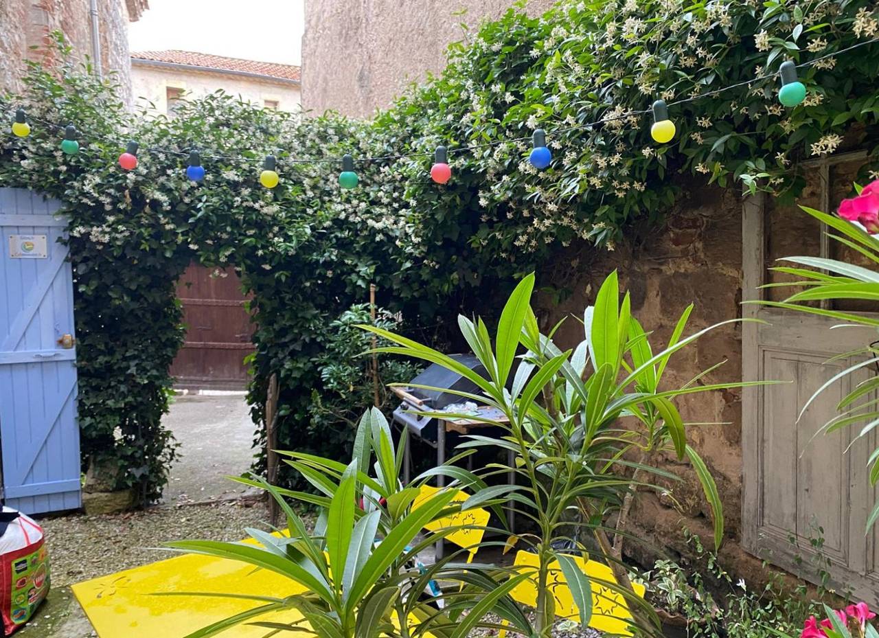 Gite Loriot côté cour in Penne-d'Agenais, Région de Villeneuve-sur-Lot