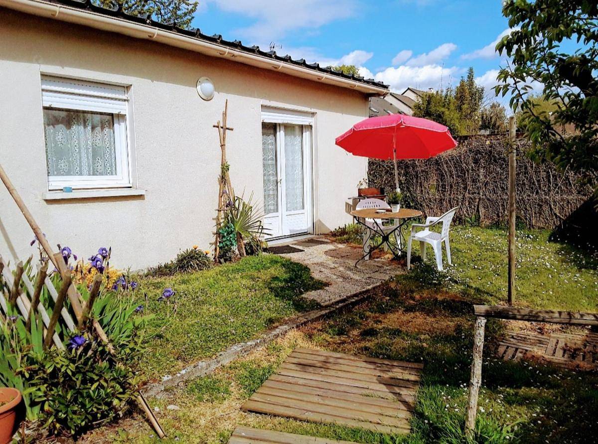 Appartement entier, Grand studio sur jardin Nantes Beaujoire B in Nantes, Région de Nantes