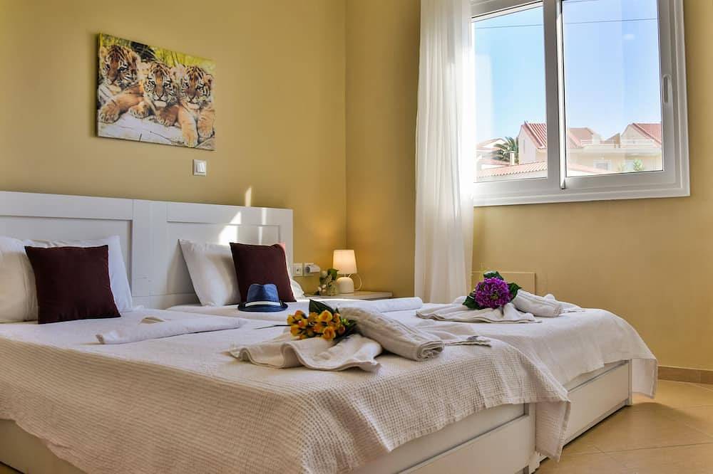 Roumpini Home I 3 minutter fra sjøen til fots in Kato Stalos, Agia Marina