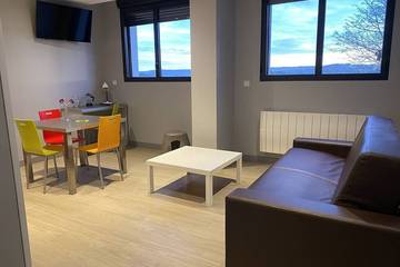 Gîte pour 4 personnes, avec terrasse dans Lac du Barrage de Grandval