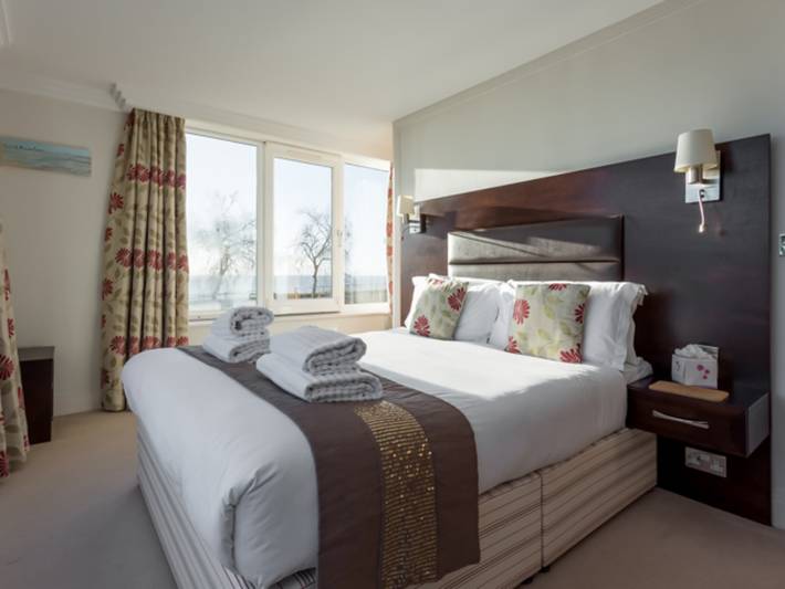 Entire apartment, Ospreys - With a balcony and within a short walk of the beach in Bournemouth, South West England
