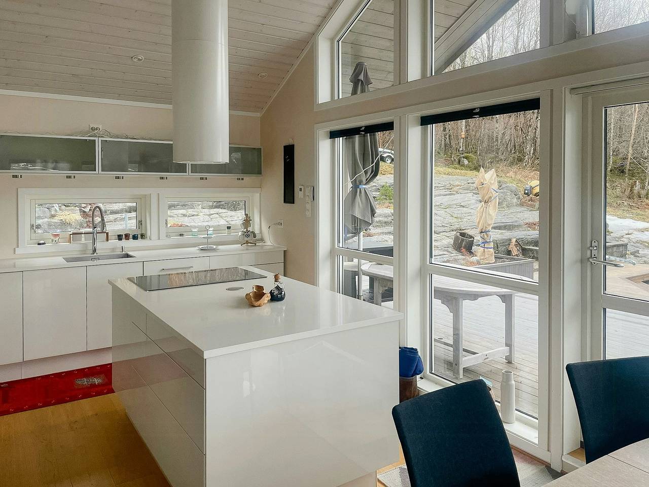 Seehütte mit Steg in Eidsvåg in Nesset, Nördliches Fjordnorwegen