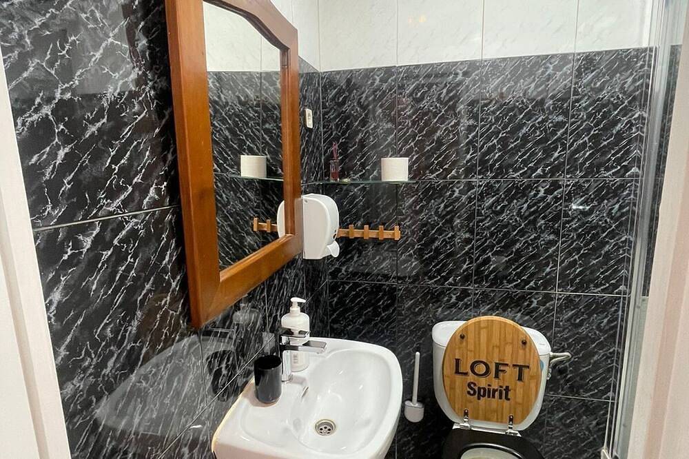 Habitación Doble Interna con dos Camas Individuales, Baño Privado in Arganda del Rey, La Alcarria