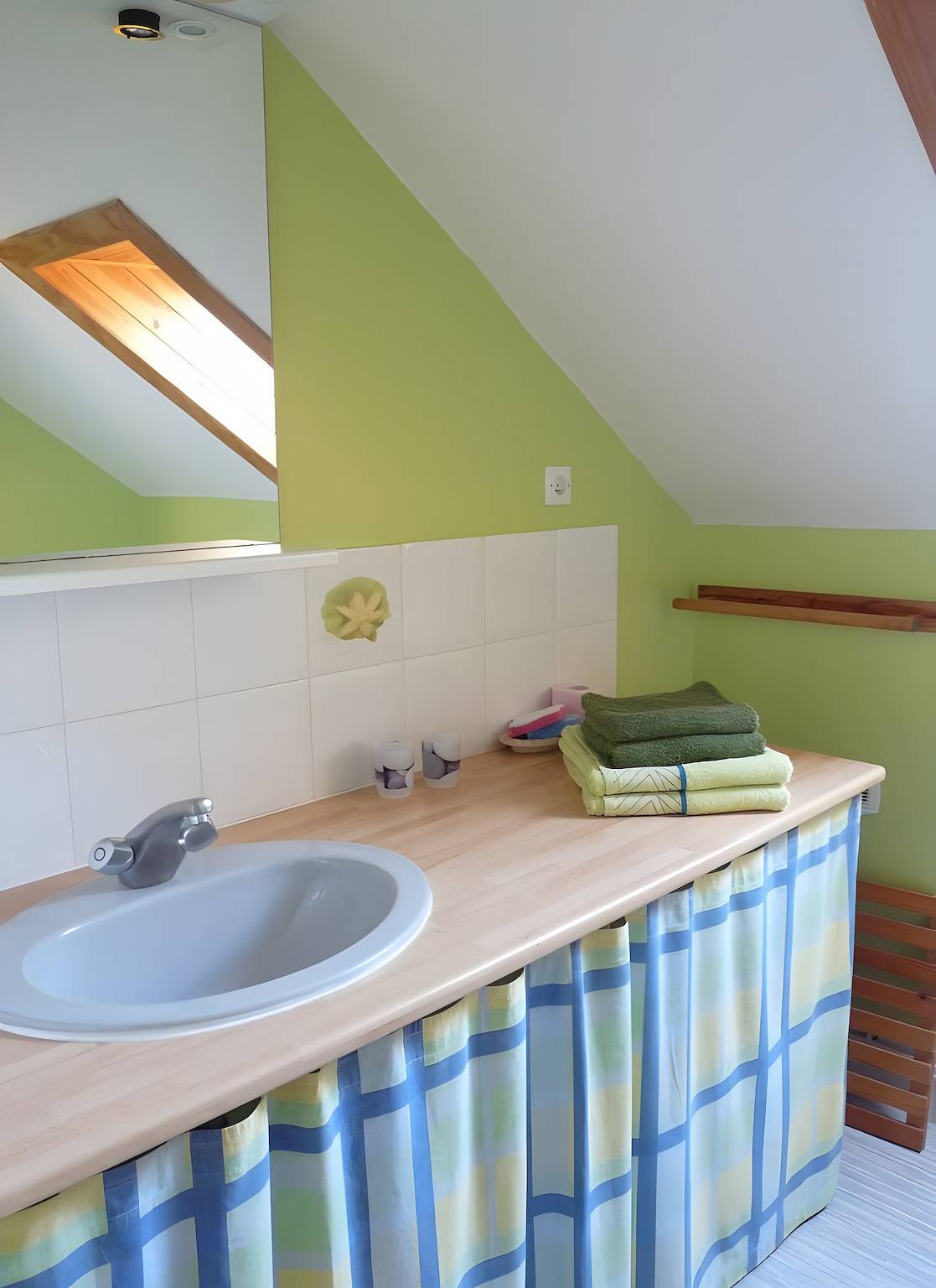 Apartamento entero, Gîte "l'escale", tranquilo, a 2 km del mar en Normandía in Saint-Léonard, Región de Le Havre