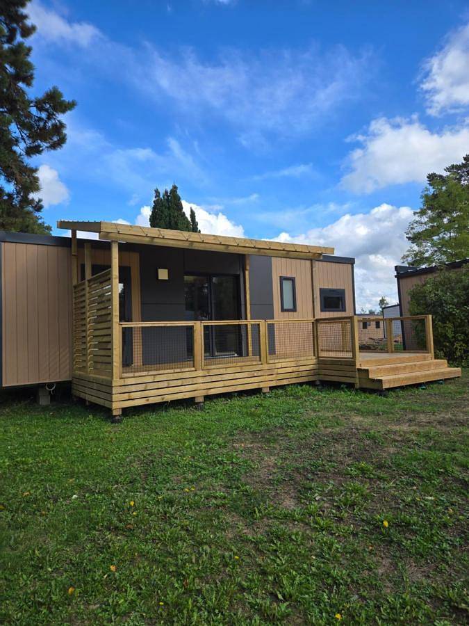 Camping pour 6 personnes, avec terrasse