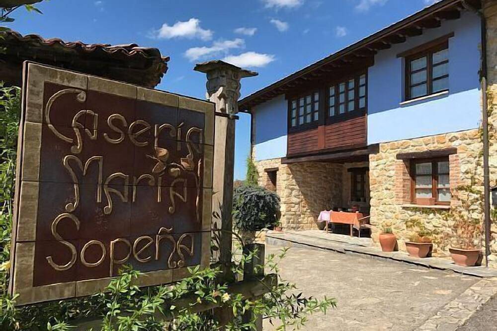 Casa con piscina y jardín, entre Picos de Europa y playas de Villaviciosa. in Pruneda, Nava