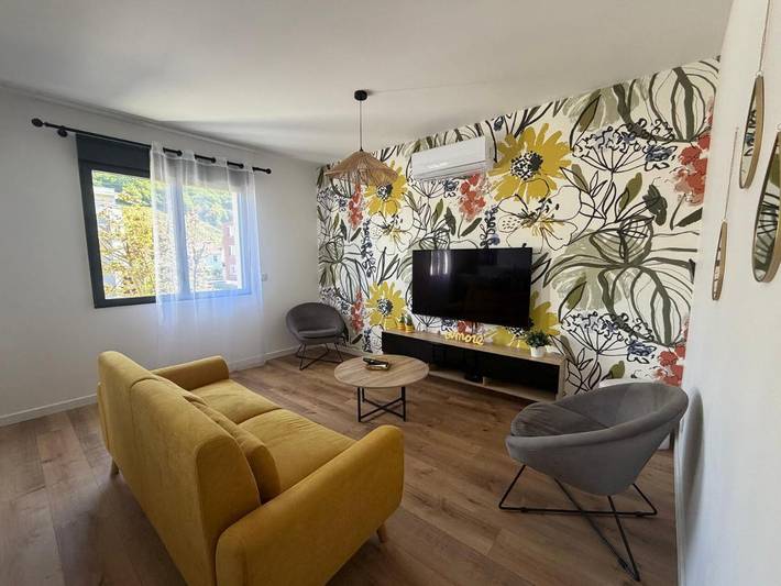 Gîte pour 4 personnes, avec terrasse et jardin dans Saint-Léger-du-Bourg-Denis