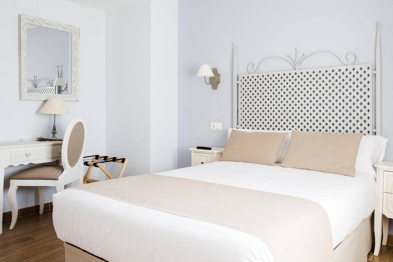Deluxe Suite with Spa Bath in Garray, Provincia de Soria