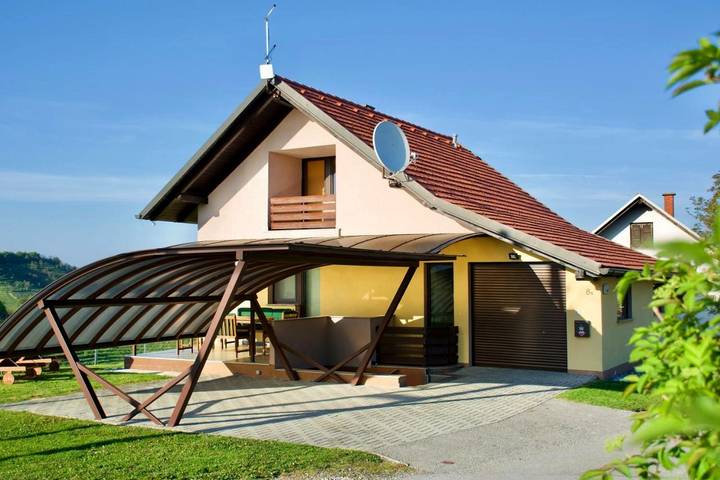 Location de vacances pour 5 personnes, avec sauna ainsi que jacuzzi et jardin dans Ormož