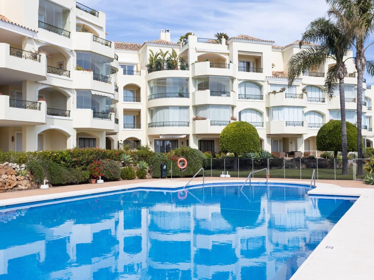 Geheel vakantieappartement, Vakantieappartement voor 6 personen met zwembad in Marbella Oost, Marbella