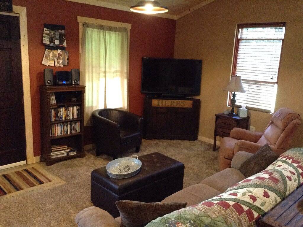 Fern Creek Cabins @ New River Gorge Wildwasser-Wandern Whirlpool neu renoviert in West Virginia