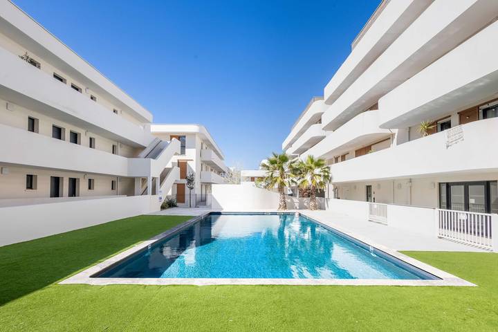 Ferienwohnung für 6 Personen, mit Pool und Balkon/Terrasse, kinderfreundlich in Sérignan