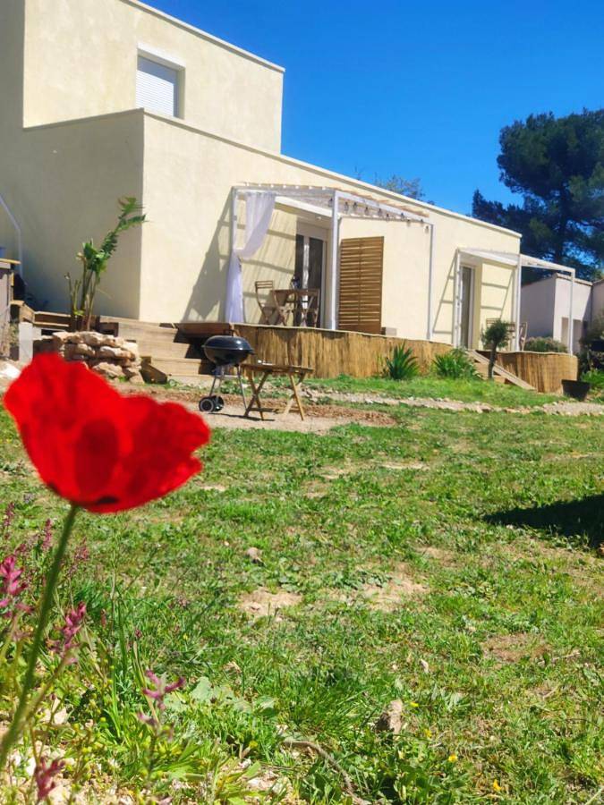 Location de vacances pour 2 personnes, avec terrasse et piscine ainsi que jardin et jacuzzi à Fox-Amphoux - 3