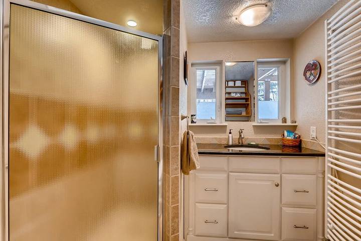 Vacation rental for 6 people, with yard and pool in Boulder