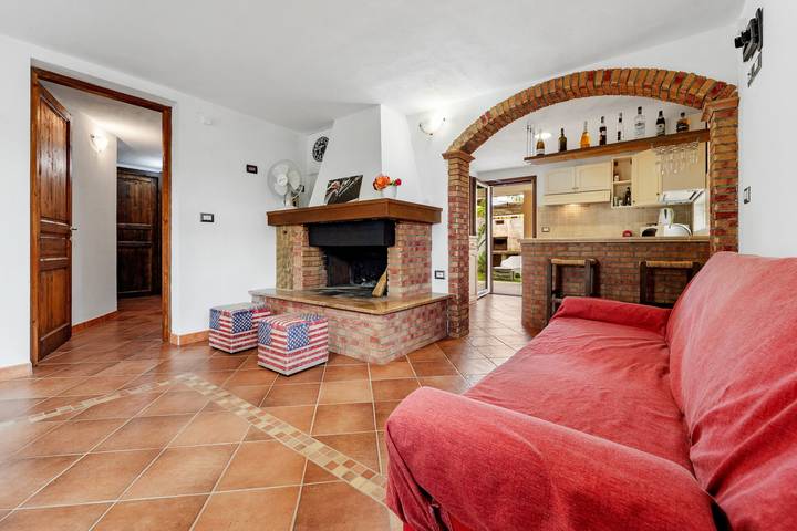 Entire apartment, Apartment 'Claire' with Private Garden in San Giovanni Suergiu, Sulcis Iglesiente