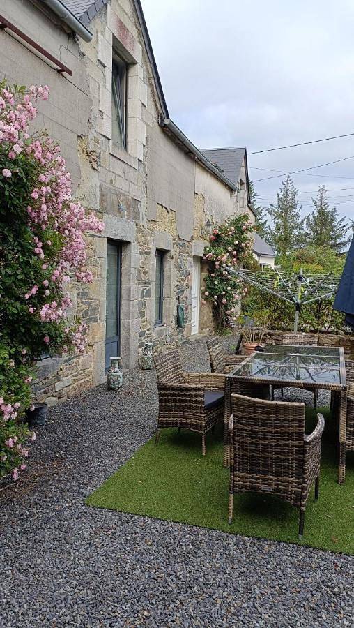 Three-Bedroom House in Bricqueville-sur-Mer, Région de Coutances