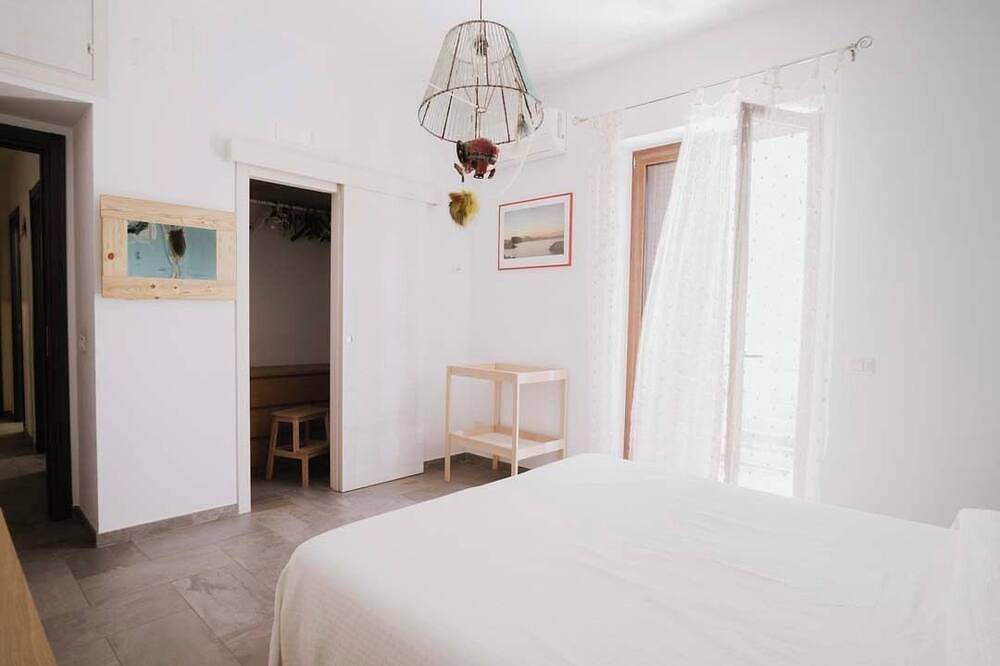 Entire apartment, Modern apartment in the center of Herculaneum. It is 6 min walk from the excavations. in Ercolano, Vesuvio National Park