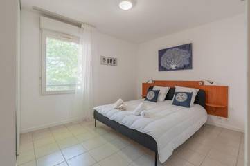 Location de vacances pour 4 personnes, avec piscine ainsi que jardin et vue dans La Barque