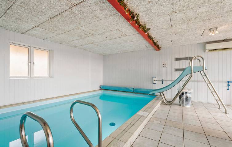 Ferienhaus für 20 Personen, mit Terrasse und Whirlpool sowie Sauna und Pool in Holmsland Klit - 2