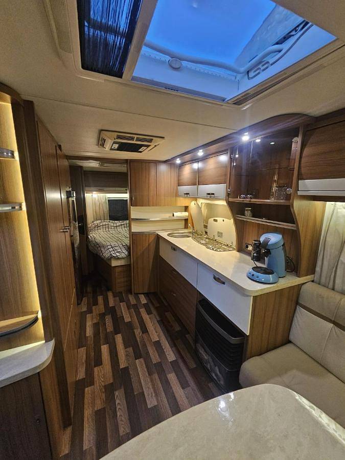 Camping pour 4 personnes, avec jardin ainsi que piscine et jacuzzi à Mandelieu-la-Napoule - 3