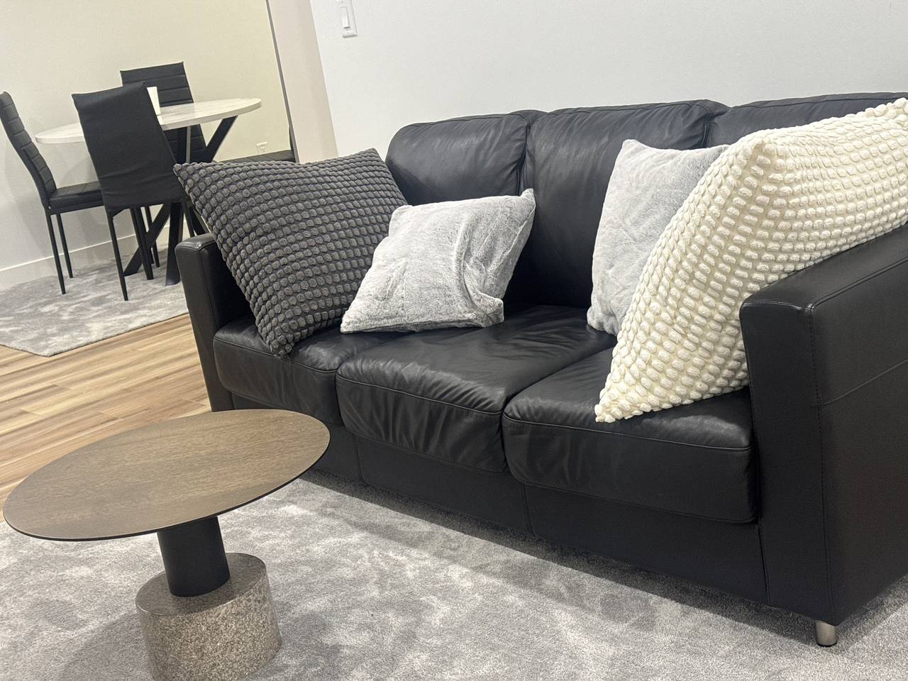 Modern Calgary Stay , Free Parking, Fast Wi-Fi in Calgary, Canadese Rocky Mountains