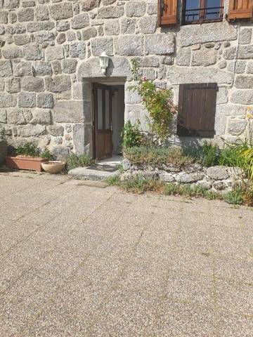 Cottage pour 4 personnes, avec vue et jardin dans Prinsuéjols
