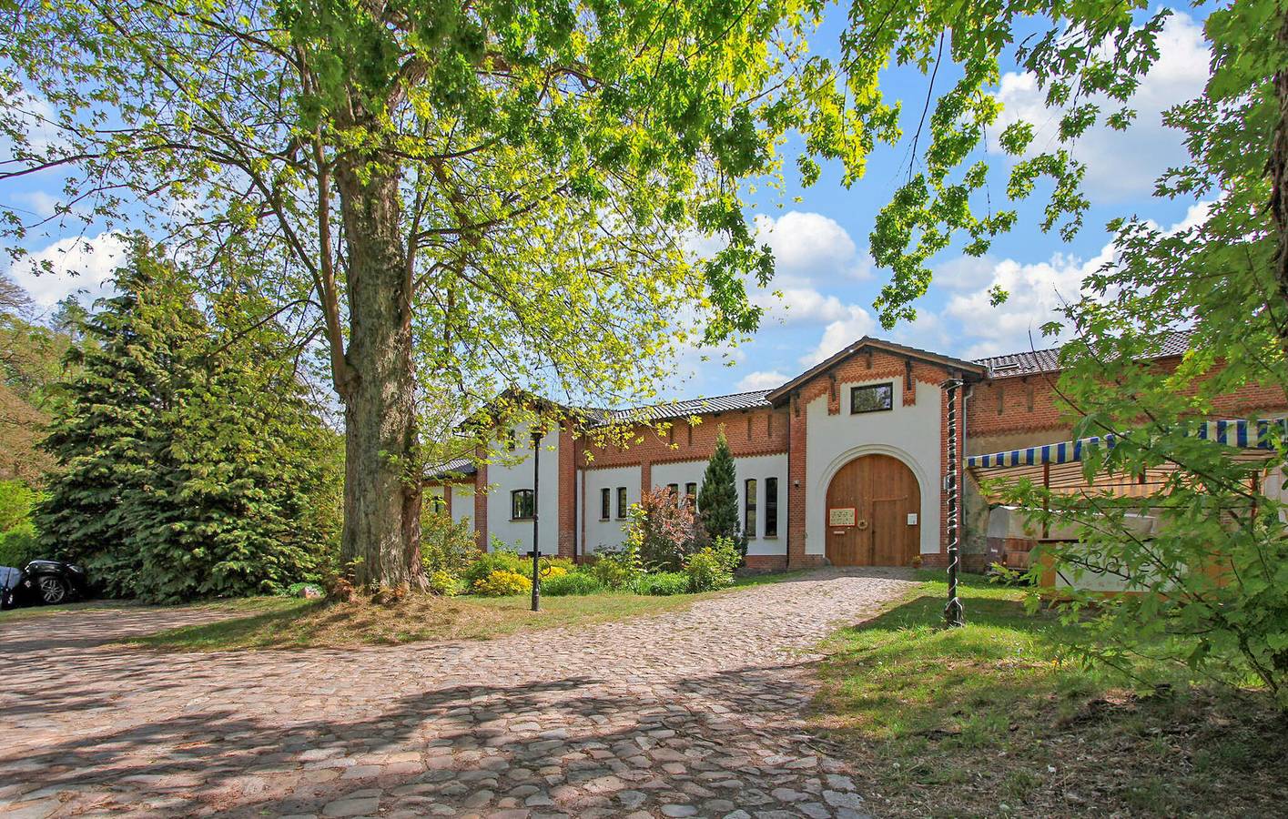 Ganze Ferienwohnung, Gemütliche Wohnung mit Parkplatz, TV & Soundsystem, 1km nach Kuchelmiß in Kuchelmiß, Mecklenburgische Seenplatte