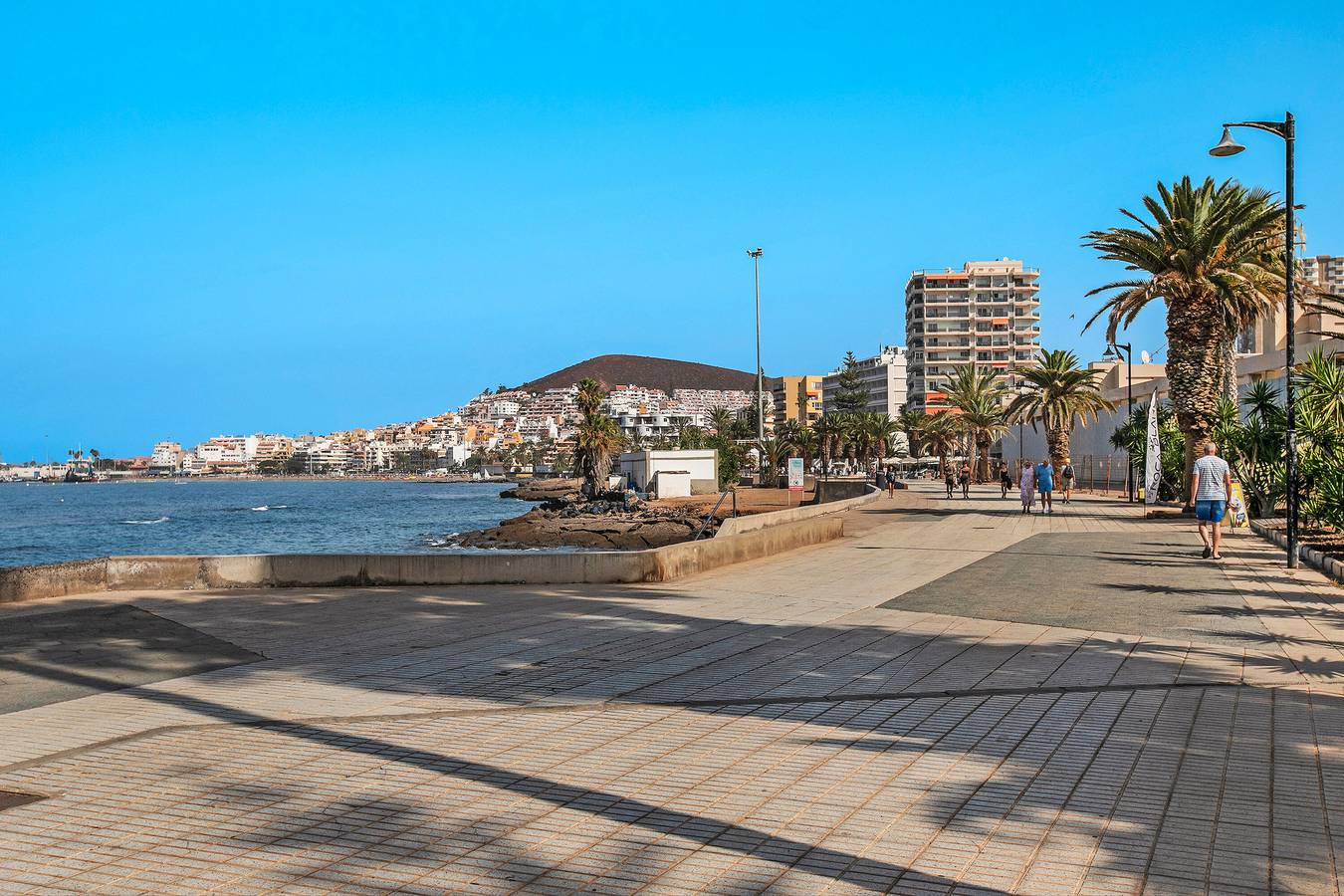 Entire apartment, Vacation 'Beach View Playa Los Cristiano' with Sea View and Wi-Fi in Los Cristianos, Arona