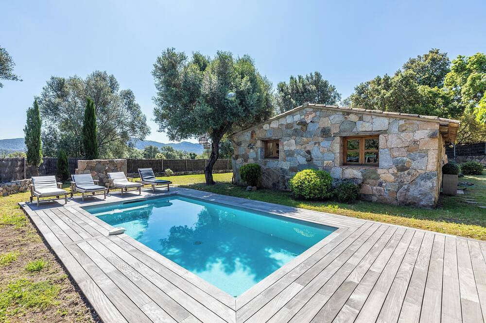 Charming sheepfold with private heated pool between sea and mountains in Sotta, Sartène und Umgebung