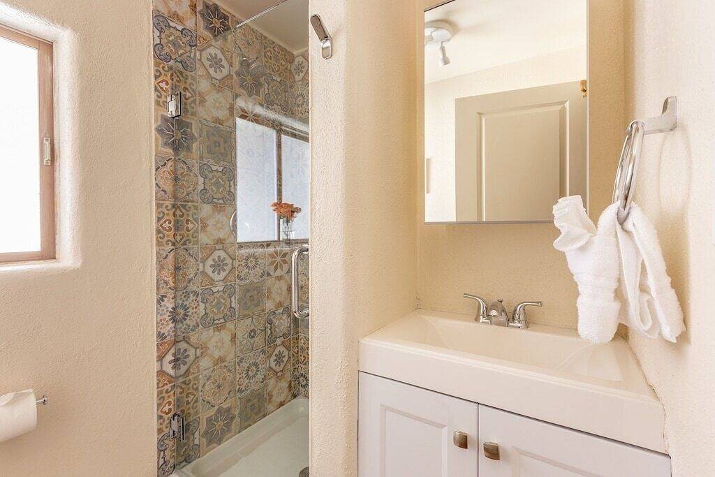 Ganze Wohnung, Modern and Cozy 1B - Heart of Railyard District in Santa Fe, Santa Fe County