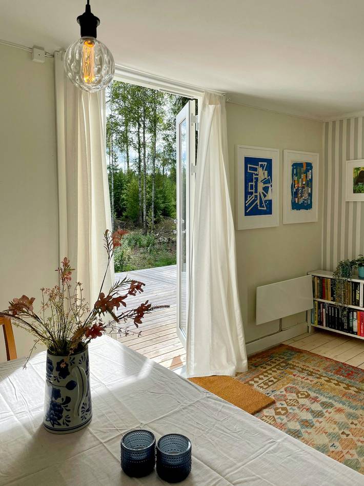 Gård från 1848 med annex i svensk skog in Emmaboda