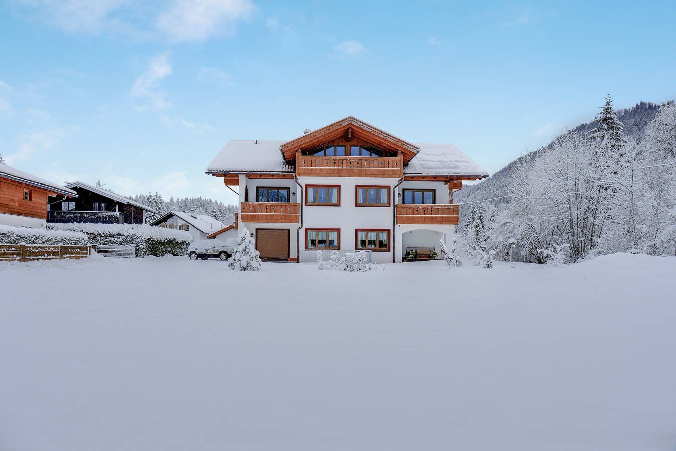 Ganze Wohnung, Geräumige Ferienwohnung "Partnachklamm" im Dachgeschoss mit Bergblick und Balkon in Garmisch-Partenkirchen, Bayerische Alpen