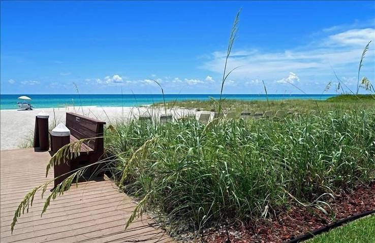 Vacation rental for 4 people, with balcony and pool in Longboat Key