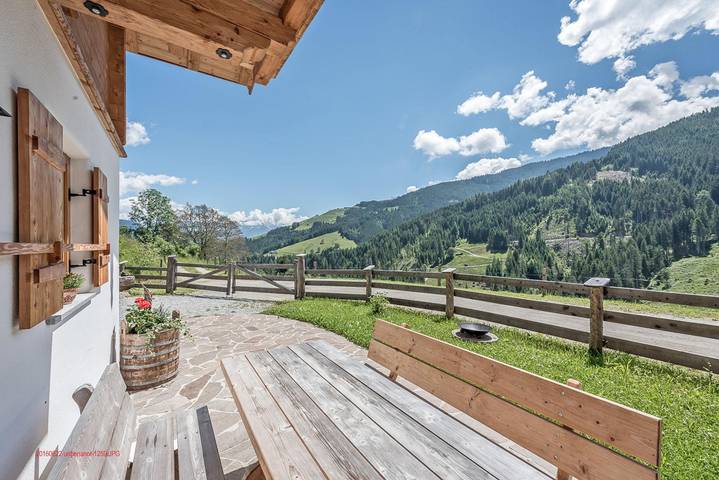 Ferienhaus für 14 Personen, mit Balkon und Terrasse sowie Garten und Sauna in Saalbach-Hinterglemm-Leogang - 2