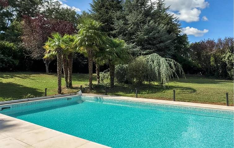 Location de vacances pour 10 personnes, avec sauna et piscine à La Milesse