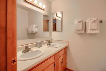 Log Cabin for 18 People in Wawona, Mariposa County, Photo 1