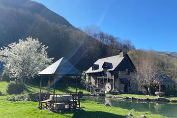 Gîte pour 6 personnes, avec jardin ainsi que balcon et jacuzzi, animaux acceptés dans Moulin de Saoussas