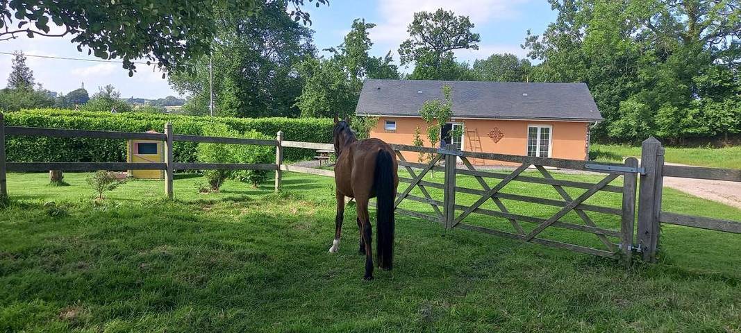 Location de vacances pour 4 personnes, avec jardin dans Saint-Gilles-de-la-Neuville