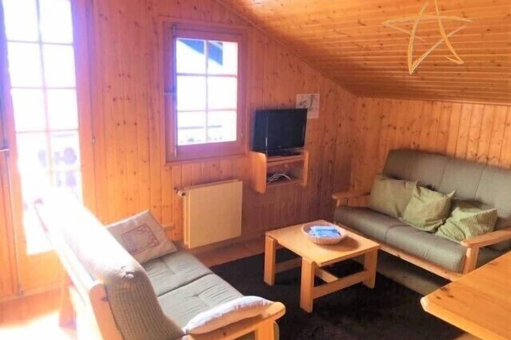 Aussen : 3-Zimmer-Dachwohnung in einem Chalet, für 4 Personen, Südwestbalkon -Innen : 60 qm, Wohnrau in Saint Luc, Anniviers