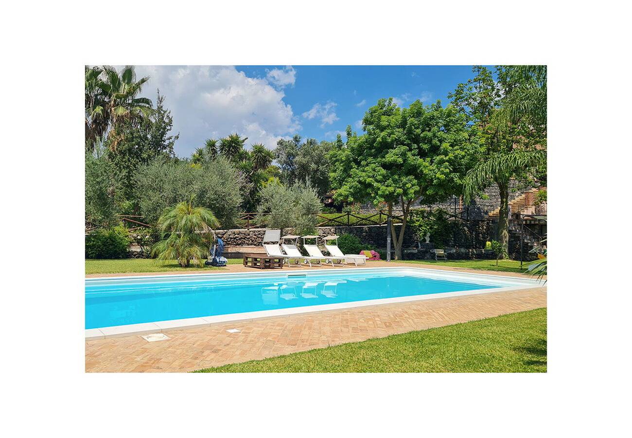 Villa Sarace in Aci Sant'Antonio, Mount Etna