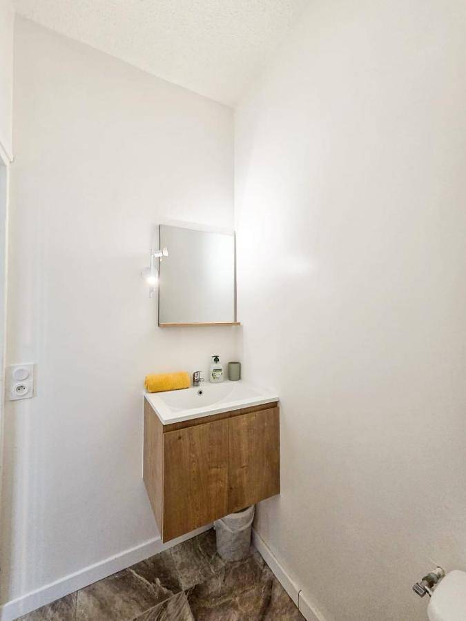 Gîte pour 10 personnes, avec balcon à Vichy - 4