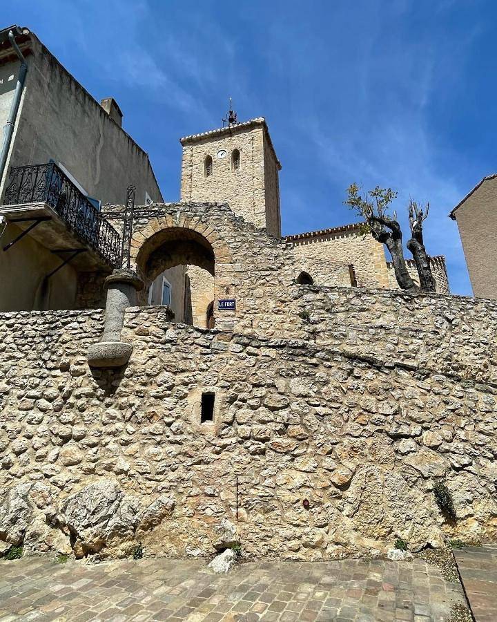 Three-Bedroom Home in Duilhac-sous-Peyrepertuse, Parc naturel régional Corbières-Fenouillèdes